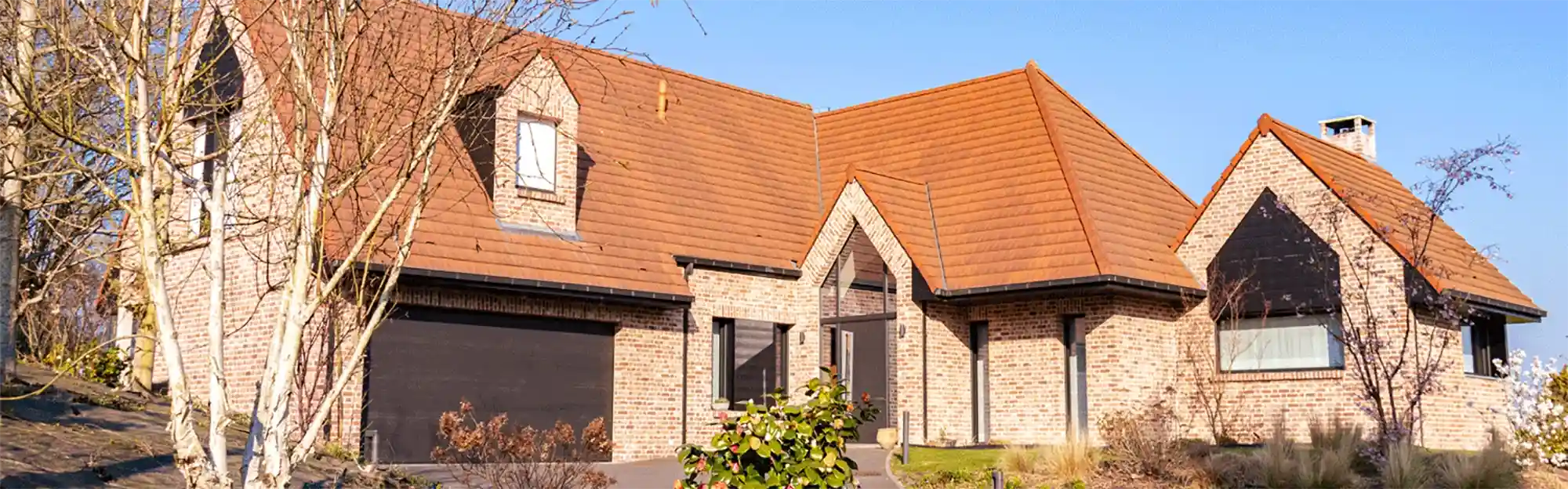 Construction d’une grande maison traditionnelle dans le Nord